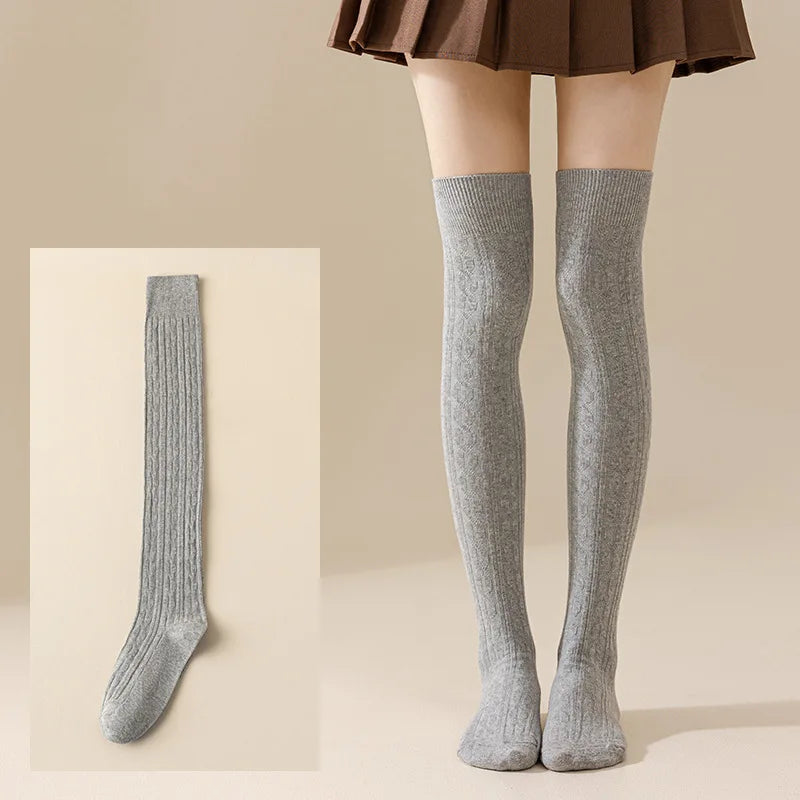Women’s Heritage Cable-Knit Thigh-High Socks